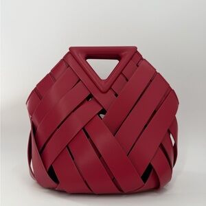 Verano Hill Natalie Woven Vegan Leather Shoulder Crossbody Handbag In Burgundy